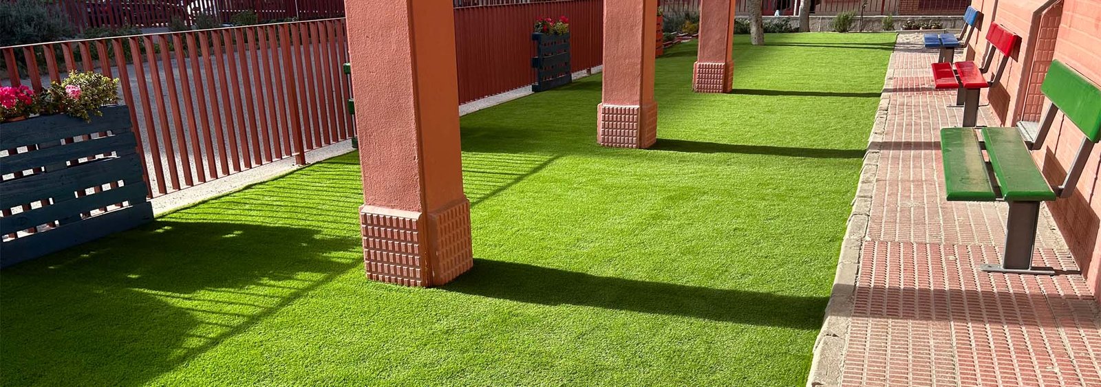 Césped artificial en colegios